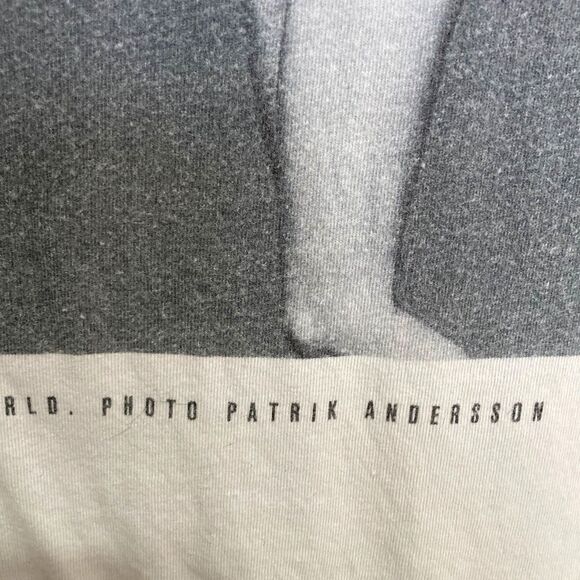 KATE MOSS WITH THE WORLD. PHOTO PATRIK ANDERSON Graphic Tshirt Womens Large - Picture 9 of 12